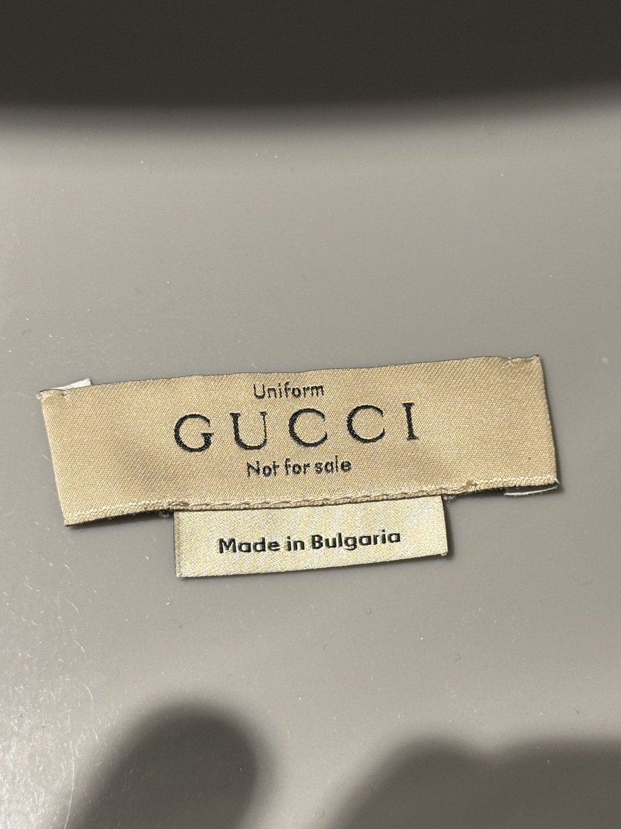 markius_mk's tweet image. Tutto il paradosso in un etichetta