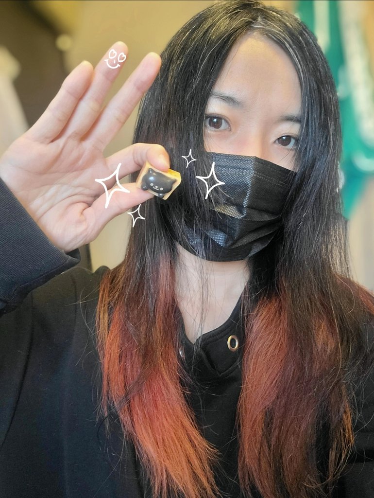 チビと風呂に入り
【猫入り入浴剤？】
使ったら黒いの出た！🐈‍⬛ｽﾃｷ

20代以来で前髪ワンレンしてみたら白髪凄くて後悔😑

皆様今年もあざました🐾
良いお年を (早っ 

JPcapあるぞ〜🏇
インフル気を付けろよ〜