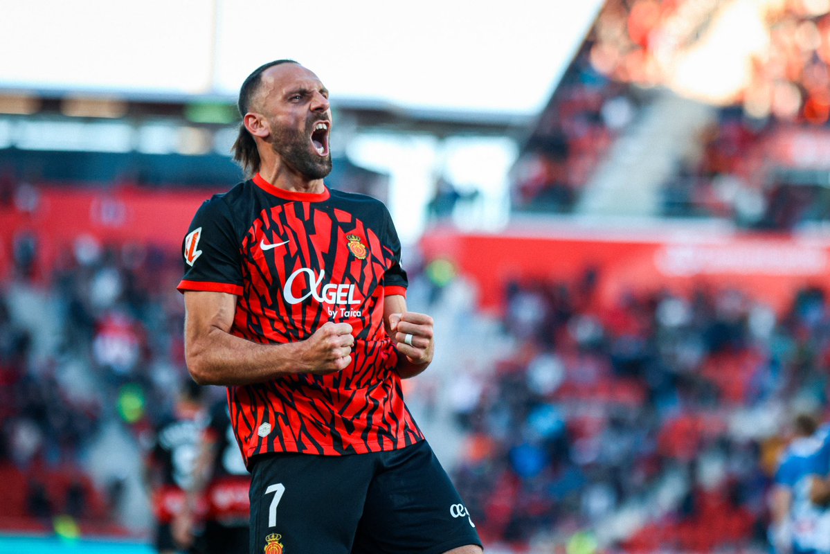 🔴 Todo preparado en Son Moix para un partido clave ante <a href="/Osasuna/">C. A. OSASUNA</a> 

⚽️ Arrasate apostará por el once que ganó al Getafe hace dos jornadas

👀 Sergi Darder y Muriqi serán titulares 

📻 <a href="/fibwiradio/">Fibwi Radio Deportes</a>