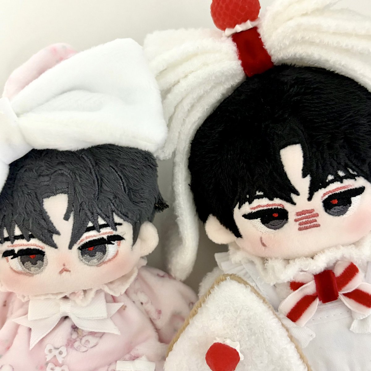 #흑묻었솜
#흑흑_울지말고_찰칵

부프젝에서 이 옷장 보고 그냥 홀린 듯이 집어왔어요…진짜 너무 귀엽고 왕리본이 진짜 사랑스러워요🐰❤️