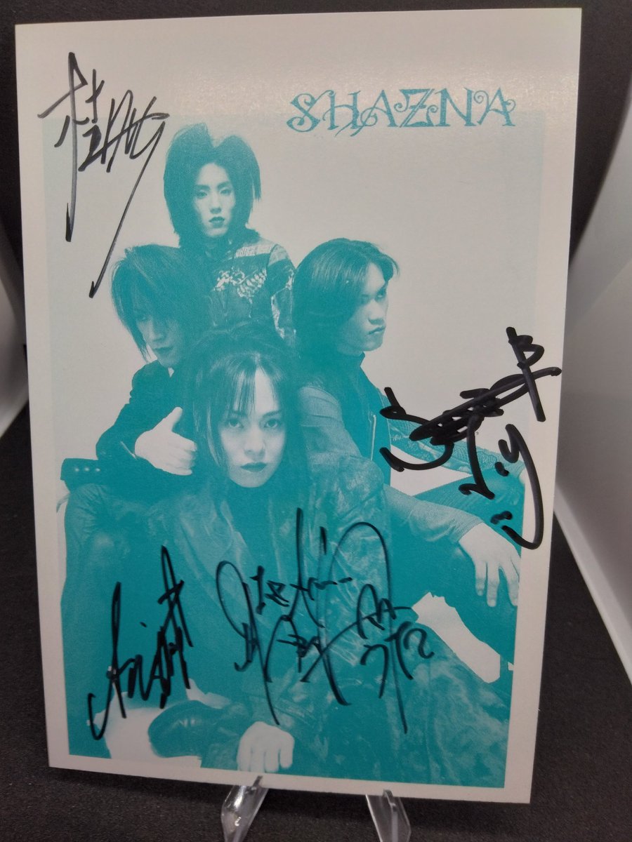 お疲れ様です。こちらのサイン入り😆ポストカードと一緒にファイルされ