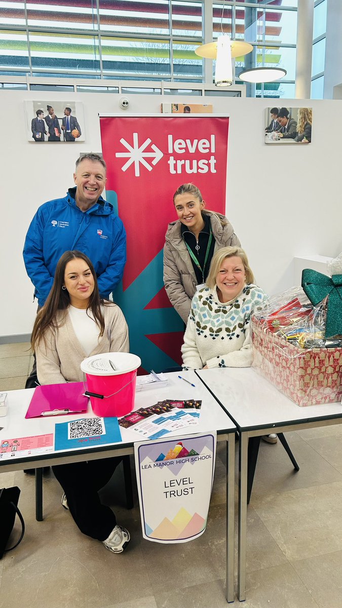 AJRAllModCons's tweet image. A pleasure to be at the fantastic @leamanorschool Christmas Fayre again! Don’t worry @ChilternLT central team, I’m still buying raffle tickets to get you a TV for your aerobics classes 😂. All proceeds this year to the fab @LevelTrust again ❤️