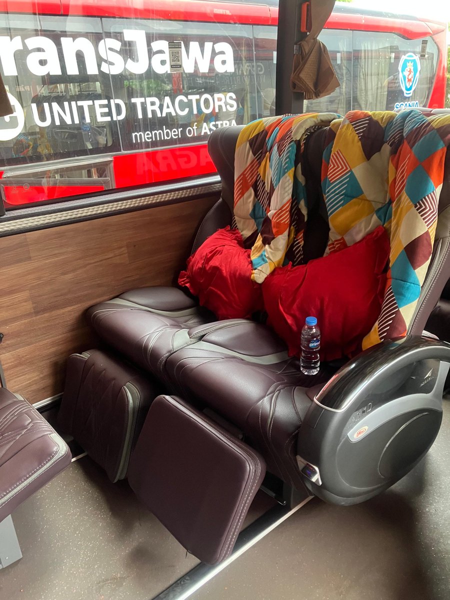 Djoelyous's tweet photo. Seat Exe Class https://t.co/MkksjZA7z7