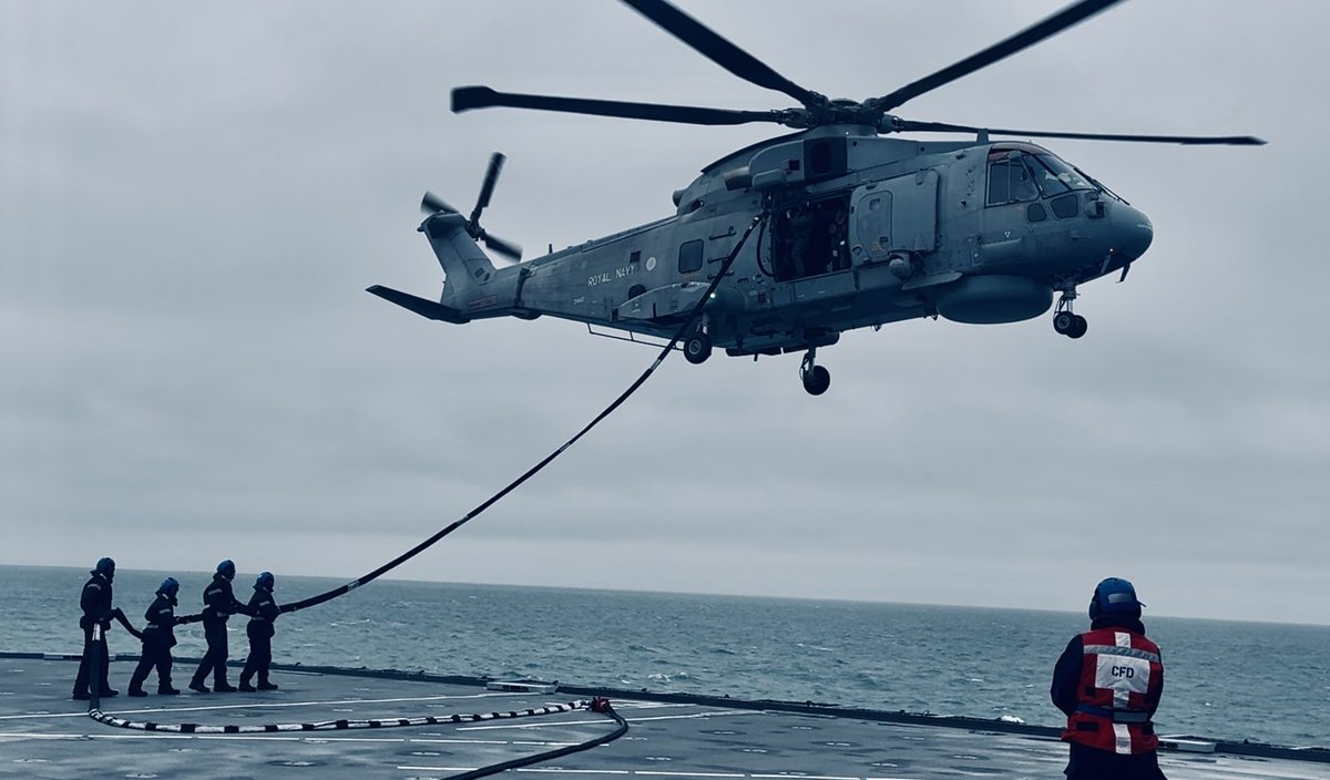 RFATidesurge's tweet image. 814 NAS Atlantic Flight have already had a busy start to their embarkation on SURGE carrying out training serials in casualty evacuation and Helicopter in Flight Refuelling using Merlin Mk2 ASW helo 
#SurgeCapacity #814NAS #welcomeaboard @RoyalNavy @RFAHeadquarters @RNASCuldrose