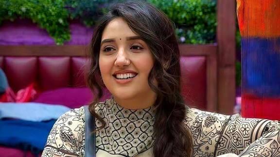 Rajbir_Mandal_'s tweet image. No matter what anyone says, ASHNOOR stood strong and played CLEAN. 💫
Fairness shouldn’t be optional in Bigg Boss — and she proved class is louder than chaos. 🙌