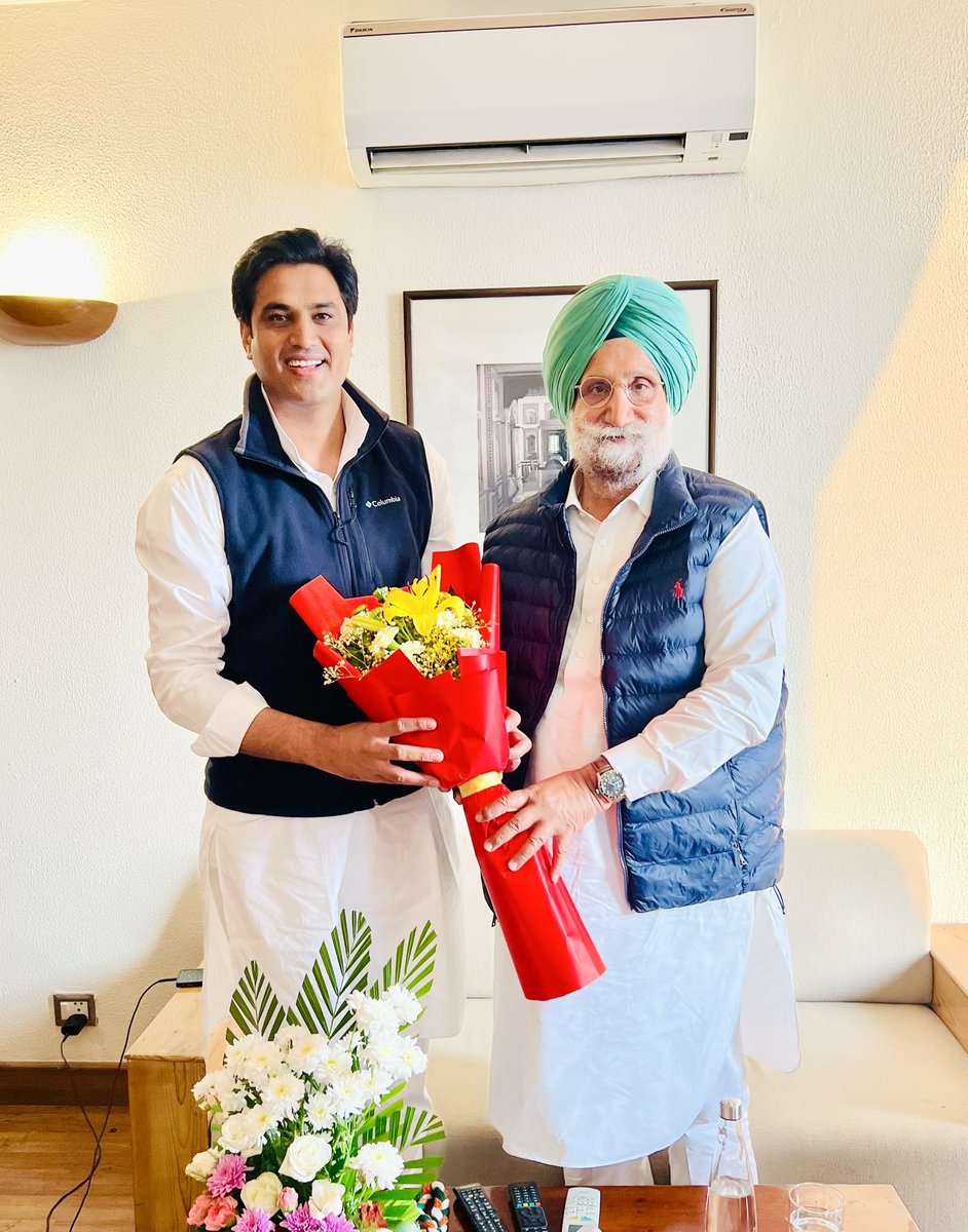 DrVikasAjmer's tweet photo. आज राजस्थान प्रदेश कांग्रेस प्रभारी, पंजाब के पूर्व उपमुख्यमंत्री सरदार सुखजिन्दर सिंह रंधावा जी से शिष्टाचार मुलाकात कर उनको सहयोग-विश्वास के लिए आभार प्रकट किया।

कांग्रेस पार्टी की विचारधारा को गांव-ढाणी की अंतिम पंक्ति के व्यक्ति तक पहुंचाने हेतु सदैव संकल्पबद्ध रहूंगा।
@Sukhjinder_INC @INCIndia @INCRajasthan