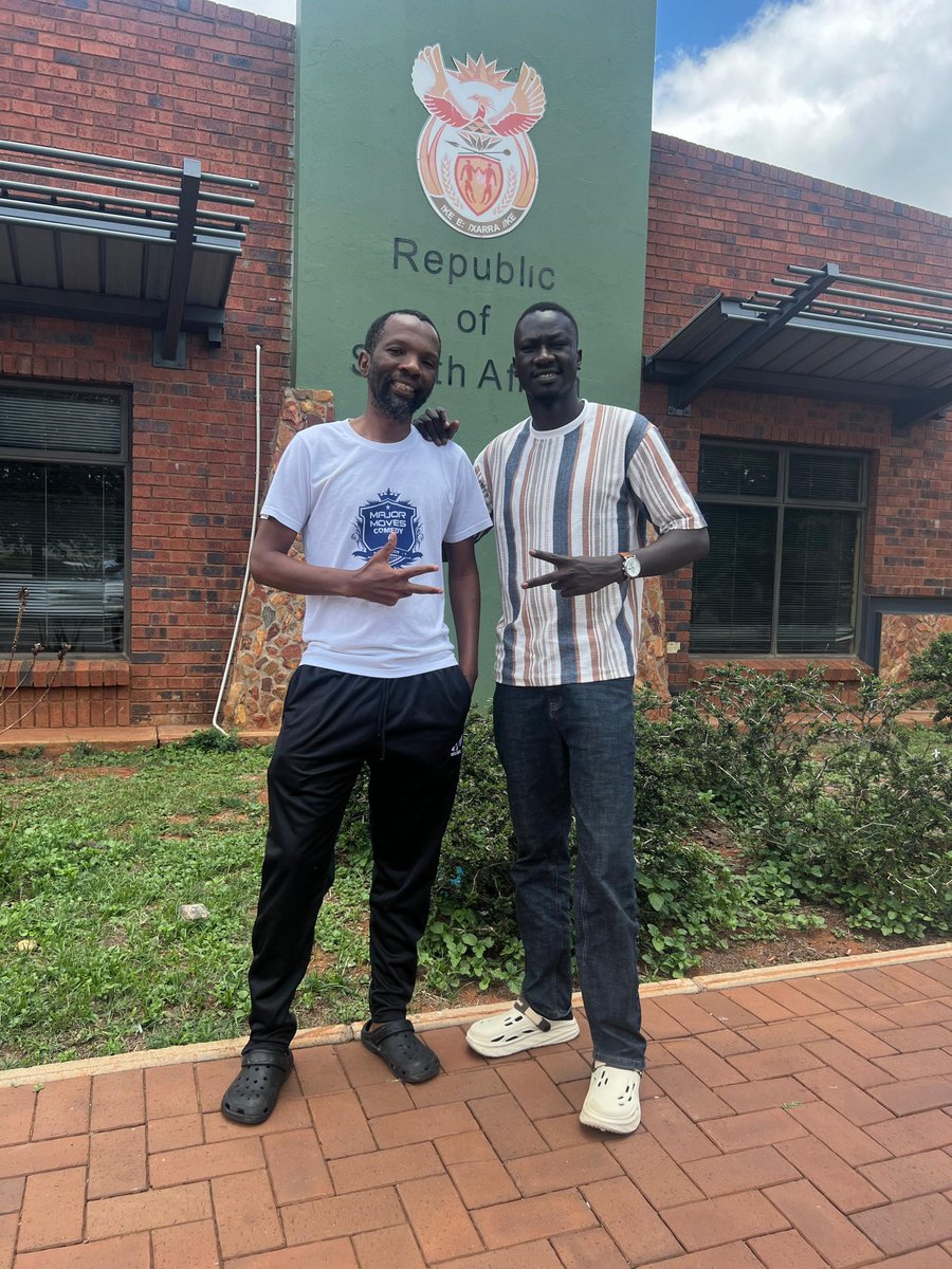 At the South African 🇿🇦 border with <a href="/DrHilaryOkello/">Dr Hilary Okello</a> 🇺🇬 on the way to Botswana 🇧🇼 2026 will be 🔥🔥🥳