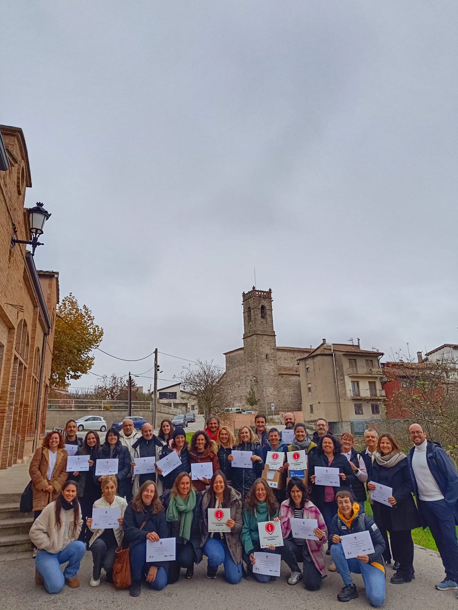 CastelldeLillet's tweet photo. Hem renovat un any més com a Punt d'Informació Turística al Castell. Si ens visiteu, us podrem informar de tot el que hi ha per descobrir al Berguedà 🤩 https://t.co/i8LQ6exz2v