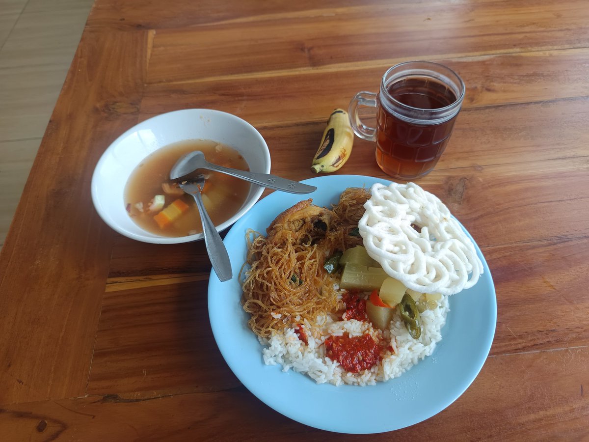 Djoelyous's tweet photo. Service makan di RM Kendhil Mas Gringsing https://t.co/NW6pzIqFpz