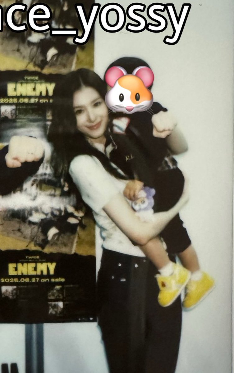 sanadorabel's tweet image. kindergarten teacher sana 🥹🥹🥹