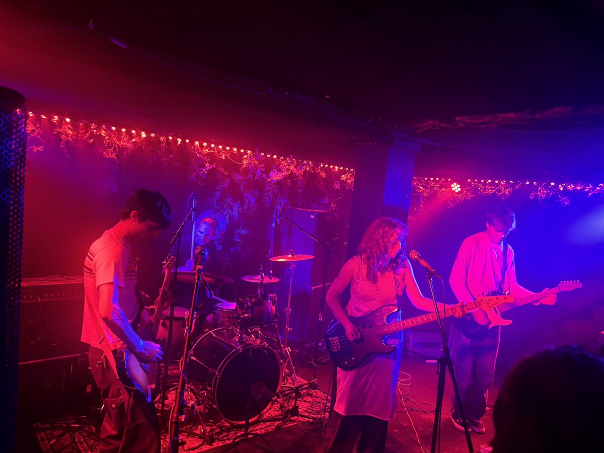 InLoveWithAView's tweet photo. Of all the bands I’ve seen today none as made me as happy as “Pearly*” have in Whammy just now 
4 piece indie-punksters from Dunedin keeping the thread alive -  Robert (Bob) Scott nodding away sagely to  the LHS of the mosh just added to it
#LifeIsLive https://t.co/rA8b8KSTJa