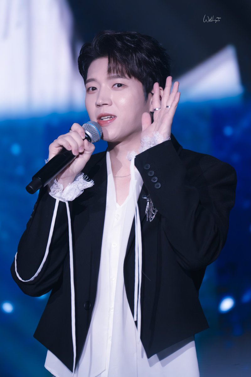 withhyunin's tweet photo. 2025 NWH 식목일5 TREE HIGH SCHOOL in HK 22.11.2025

#인피니트 #INFINITE #인스피릿 #남우현 #우현 #NamWooHyun #woohyun #식목일5 #TREEHIGHSCHOOL https://t.co/lZQYIhtFxN