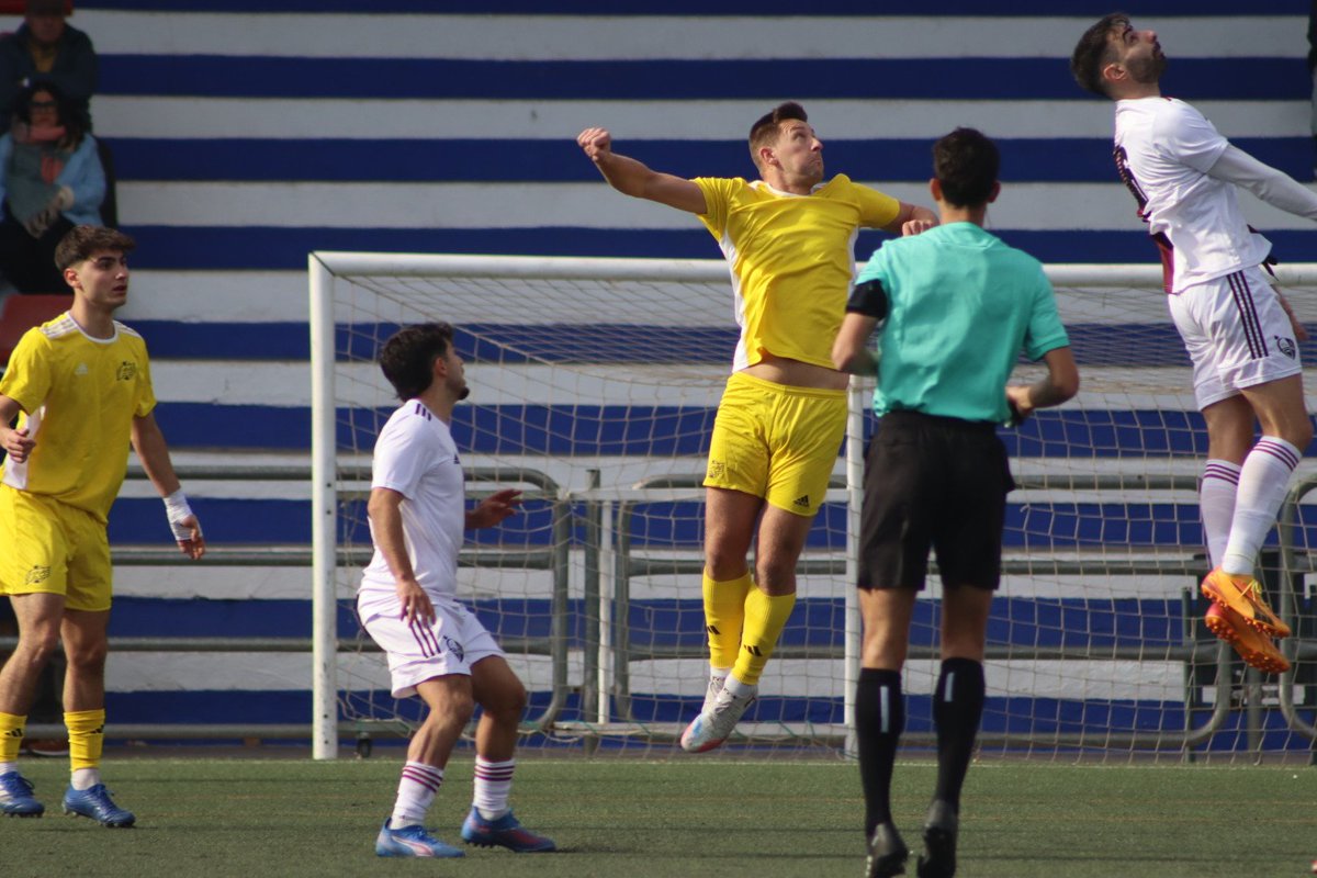 ⏱️ Minuto 14. Resiste La Rioja un gran arranque rival. Benjamín con un paradón a bocajarro salvó el primero.

<a href="/FFCM_es/">FFCM</a> 0
<a href="/fedriojafutbol/">Federación Riojana de Fútbol</a> 0

📺 youtube.com/watch?v=4PjnuF…

VAMOS RIOJANOS‼️

#SomosLaRioja❤️🤍💚💛⚽️
#CopaRegionesUEFA