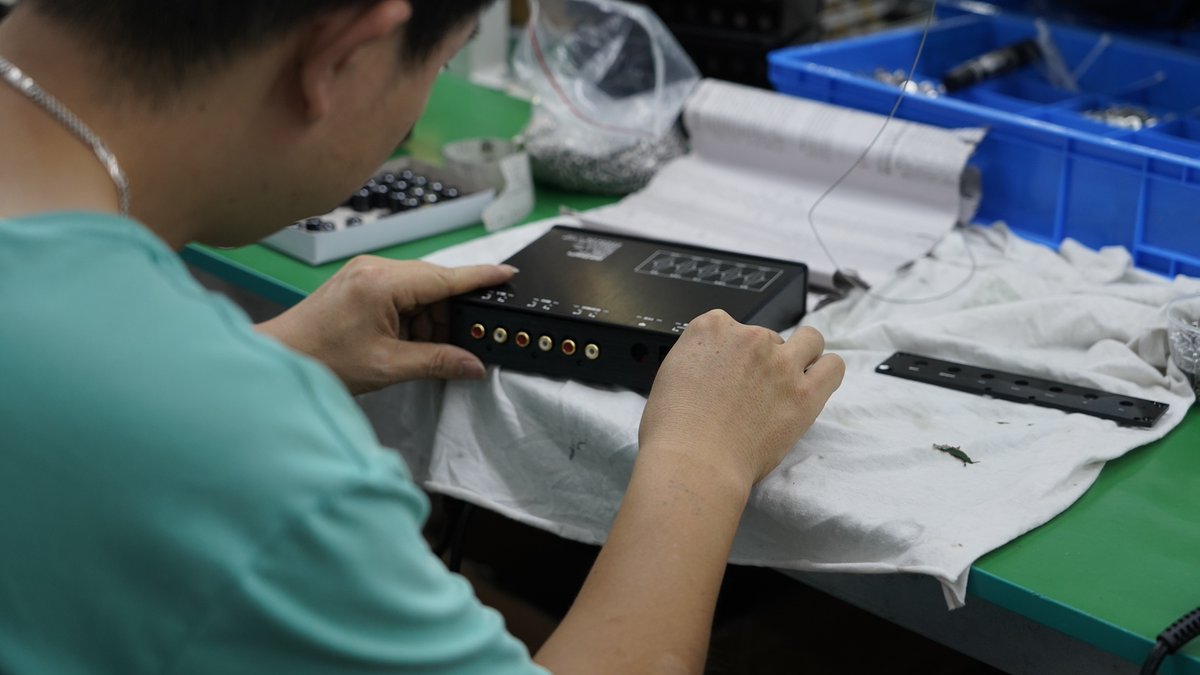 brzhifi's tweet image. 🔧 Mastering audio equipment assembly: Fine-tuning interface modules is crucial for optimal performance. Elevate your sound experience with precision! 🎶 #AudioEngineering #TechTips #SoundQuality #fyp #foryou