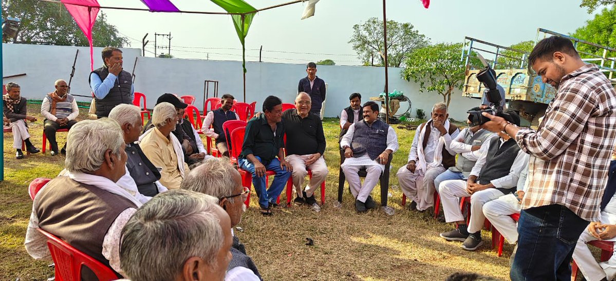 DrKPSinghYadav's tweet image. गुना के किष्किंधा हाउस महुग़डा में श्री दौलत सिंह यादव जी के सुपुत्र के शुभ विवाह समारोह में सम्मिलित होकर शुभकामनाएं प्रेषित की