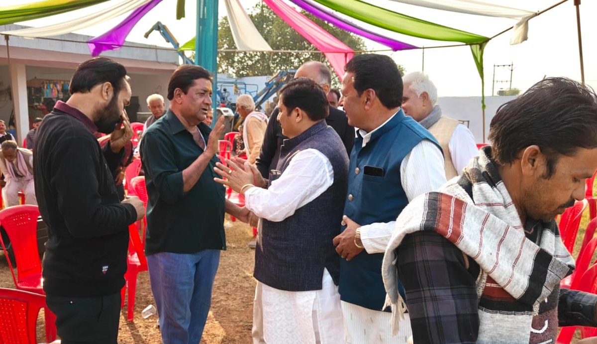 DrKPSinghYadav's tweet image. गुना के किष्किंधा हाउस महुग़डा में श्री दौलत सिंह यादव जी के सुपुत्र के शुभ विवाह समारोह में सम्मिलित होकर शुभकामनाएं प्रेषित की