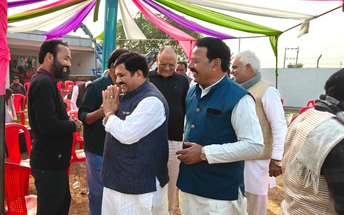 DrKPSinghYadav's tweet image. गुना के किष्किंधा हाउस महुग़डा में श्री दौलत सिंह यादव जी के सुपुत्र के शुभ विवाह समारोह में सम्मिलित होकर शुभकामनाएं प्रेषित की