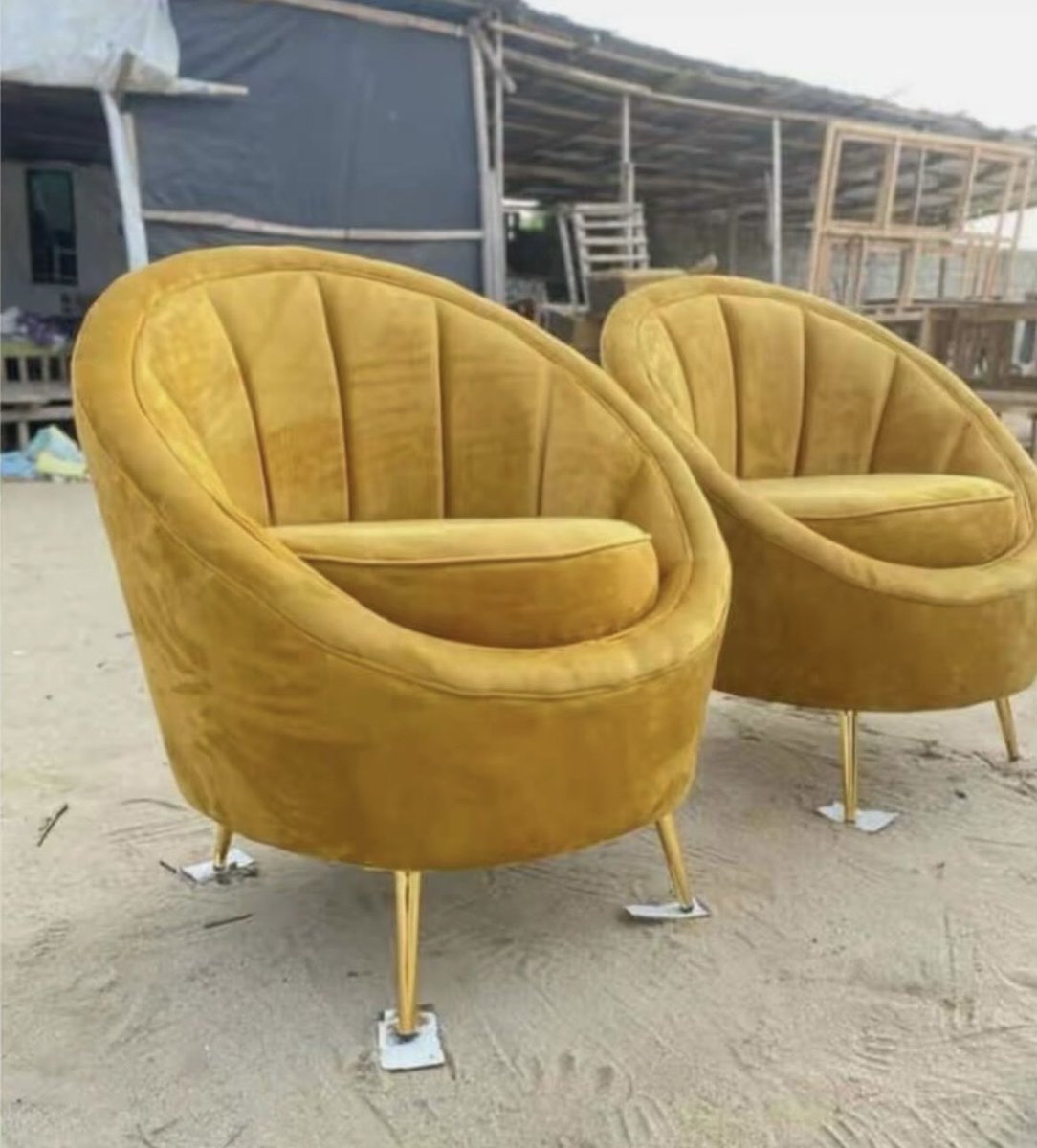 BiGSLIM4070's tweet image. Are you looking
for that perfect sofa to level up your living room
Look no further! My sofa
works got the best vibes, quality, &amp;amp; prices 
💯 From sleek designs
to comfy cushions, we've got you covered!
Hit me up for custom order &amp;amp; repair
#SofaWorks
#FurnitureGoals #Nigeria