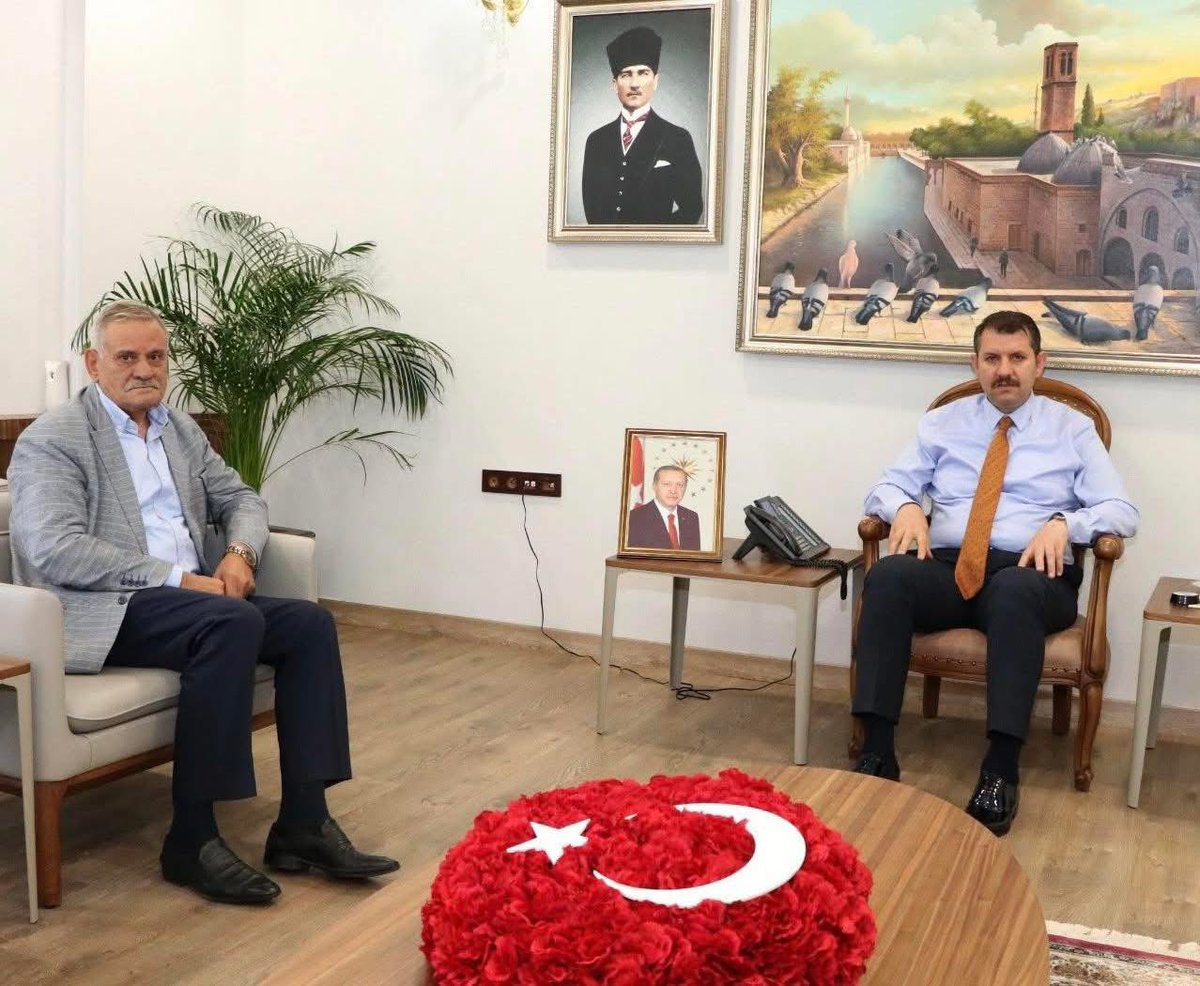 Cumhurbaşkanımız Sayın Recep Tayyip ERDOĞAN’ın tensipleriyle Millî Savunma Bakanlığı Bakan Yardımcılığı görevine atanan önceki dönem Şanlıurfa Valimiz Sayın Salih Ayhan’ı tebrik ediyor, kendisine yeni vazifesinde üstün başarılar diliyorum.<a href="/valisalihayhan/">Salih AYHAN</a>