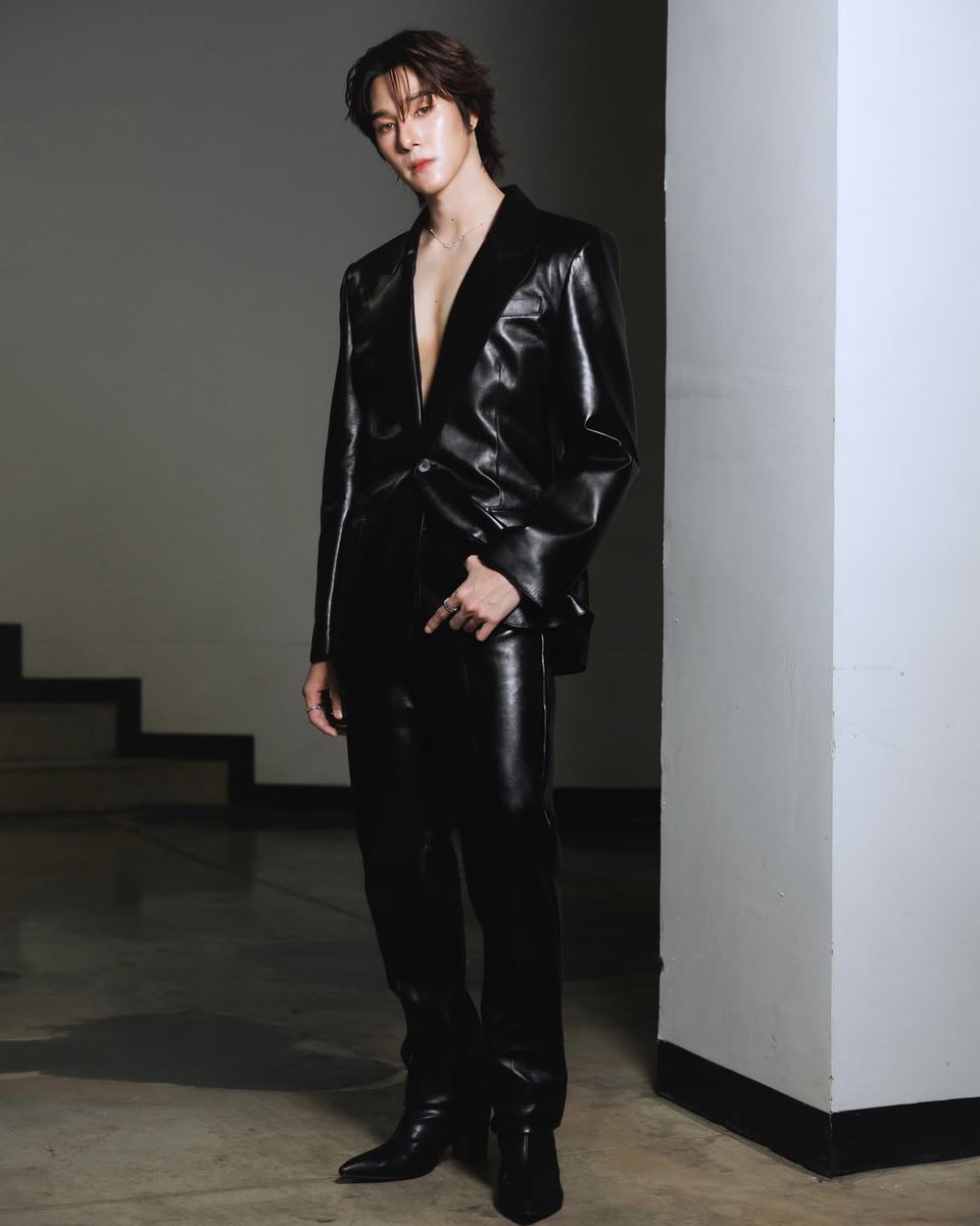 000007abler's tweet image. ลุคนี้โซ๊ะตั้งแต่หัวจรดเท้า ผมจึ้ง! เมคอัพจึ้ง! ชุดgivenchyจึ้ง! รองเท้าพื้นแดงจึ้ง! มีแต่คำว่าโซ๊ะ โซ๊ะ โซ๊ะ

#hirunkit_