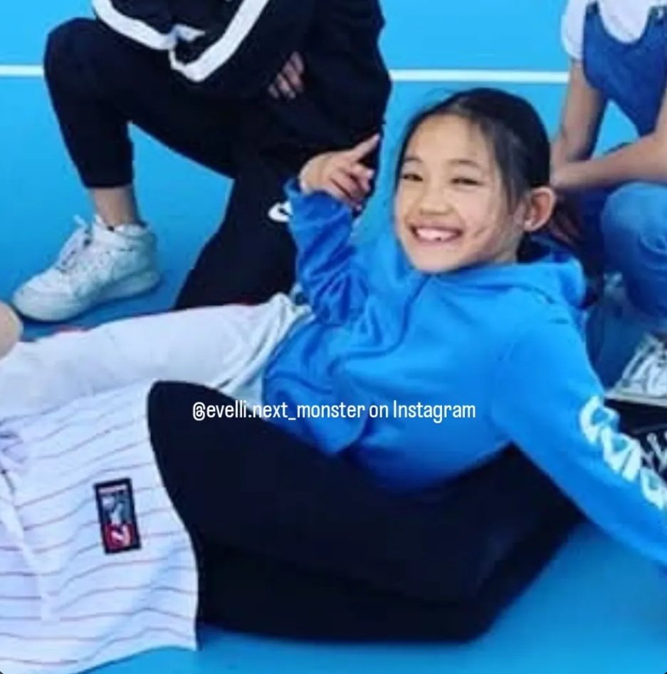 📸 | Foto pré-debut de EVELLI.

#EVELLI #YG_NEXT_MONSTER #YG_ROOKIES