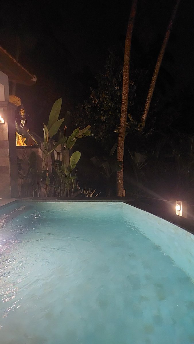 Baltonara's tweet image. Sedang menikamti kekayaan keluarga Pacar wkwkkwk