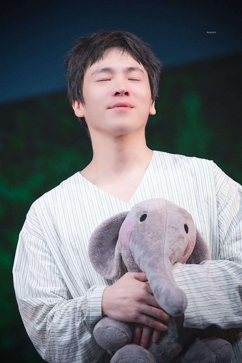 AemonGpic's tweet photo. 251129 엘리펀트 송 N

마이클 | 이재균

.
#이재균 https://t.co/VlQfldDnWY