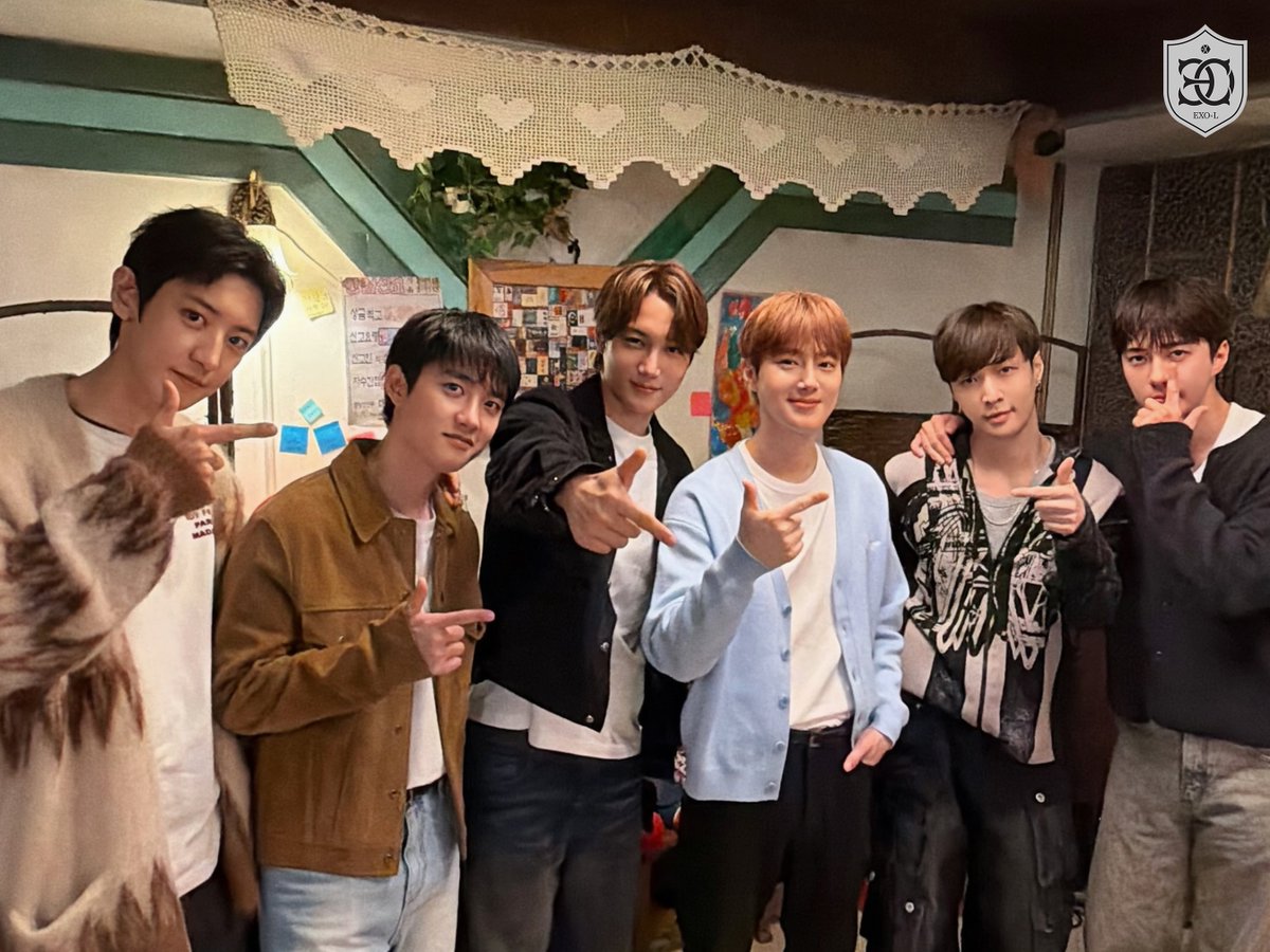 no_loey_no_life's tweet image. EXO Weverse Update ✨️