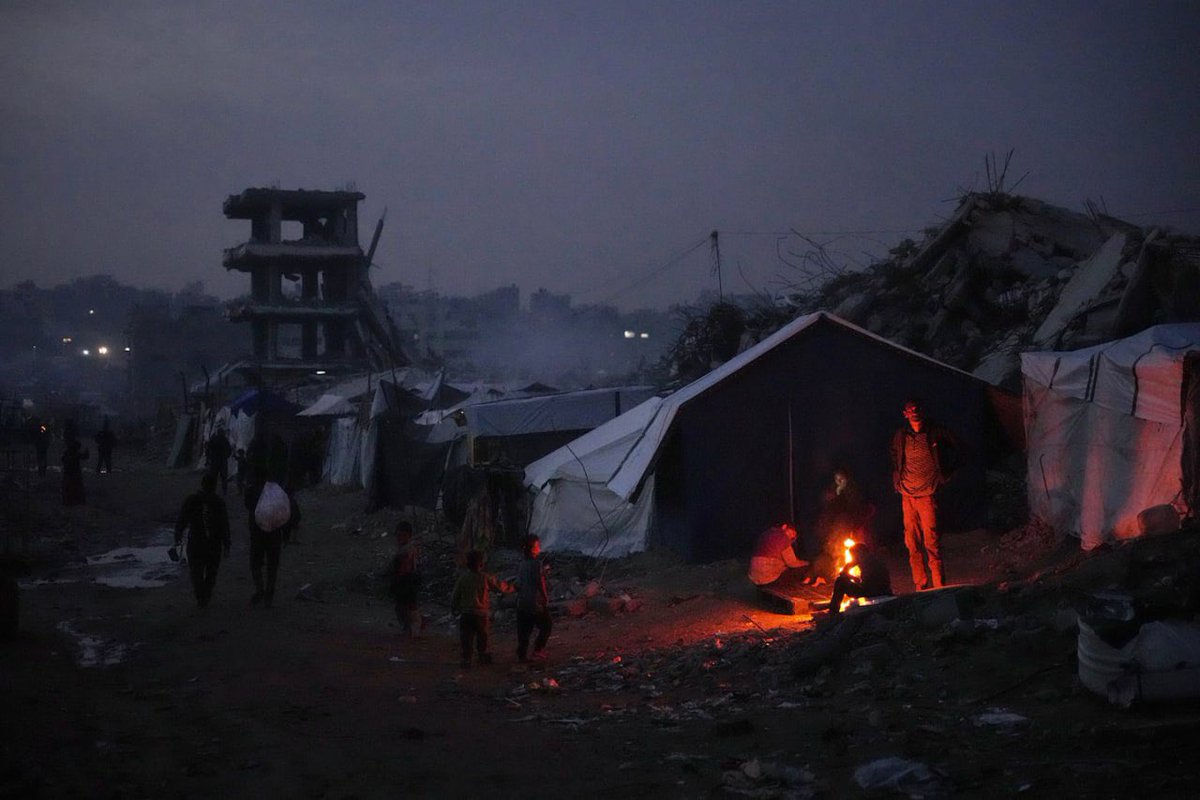 DmodosCutter's tweet image. ❗️Trump’s Gaza force plan stalls as countries grow reluctant to join

The Washington Post reports that President Donald Trump’s plan to place an international force in Gaza is faltering as governments expected to contribute troops are pulling back. 

States that had signaled…