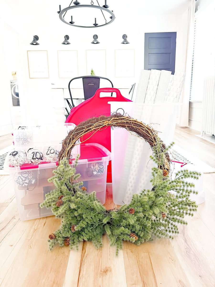 Sterilite_Corp's tweet image. Holiday magic looks even sweeter when everything finds its cozy little place!🎄✨ Just vibes, sparkle, and calm energy all season long, thanks to specialty storage you can get from @target!🎯 #HolidayOrganization #TargetFinds #SeasonalStorage #TargetStyle #Sterilite