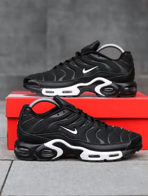 happyfeet_kicks's tweet image. Maureen Kunga  Garissa University   Empowering talents  #Chromoka   #SHAMwalimuCover   Masalani  Vodka 

Reach out 0758127894 and we deliver countrywide at 3900/= ,size 39 to 45 

Why miss this TN look in your feet?