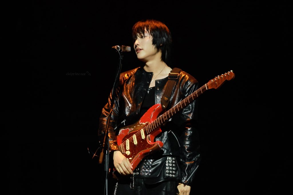 cicprincess's tweet photo. 251129🎸

#WOODZ #우즈 #조승연 https://t.co/CtuWprae1M