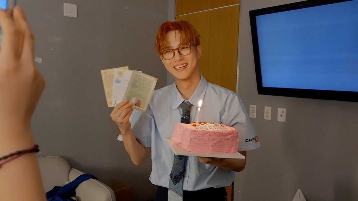 사랑하는 김준면의 막방 축하합니다🎵 | SUHO 수호 'Who Are You' &amp; 'Medicine' 음악방송 대기실 비하인드

youtu.be/FZSaQXaV9zA

#SUHO #수호
#EXO #엑소 #weareoneEXO
#WhoAreYou #SUHO_WhoAreYou
#Medicine #SUHO_Medicine