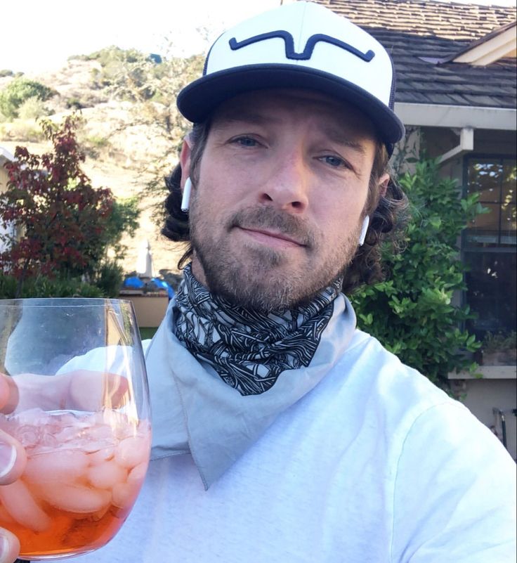 WolfFeller's tweet photo. Day 240 of posting the first Ian Bohen photo that Pinterest recommends.
#IanBohen #day240 #trend https://t.co/5vhP98t8o4