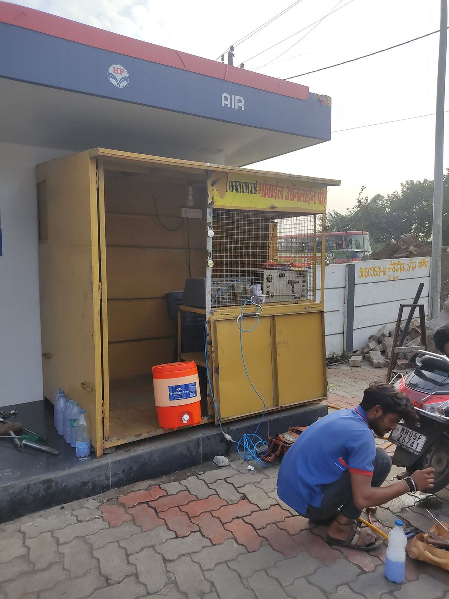 Ulhasnagar_UCF's tweet image. @HPCL @ThaneCollector @CMD__HPCL Complaint agn #HPCL SM #RohitTiwari for illegally allowing Kalash Mobility Services to run unauthorised PUC centre inside the #HPCL Petrol Pump.Pump owner found overcharging of 70₹on each PUC printed bill is 50₹. location Khoni Taloja Road.
