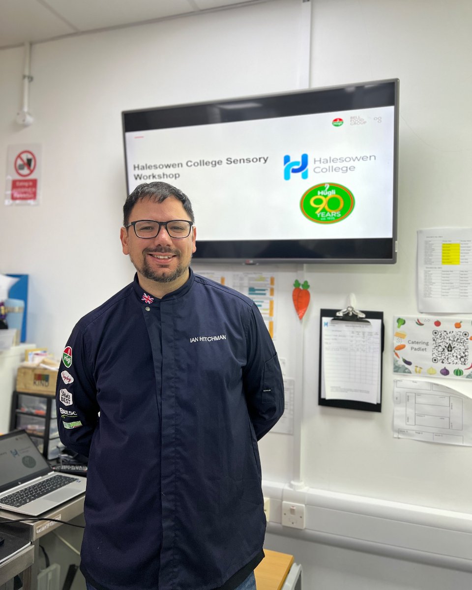 halesowencoll's tweet image. Ian Hitchman from Hüegli UK visited us again this week and delivered more sensory workshops for some of our catering students.

Thanks Ian!!
 
#Catering