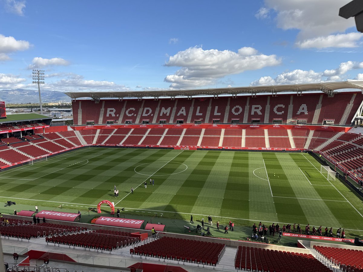 🔛 ¡#LZ10EnJuego 𝐄𝐍 𝐃𝐈𝐑𝐄𝐂𝐓𝐎!

⚽️ <a href="/RCD_Mallorca/">RCD Mallorca</a> 🆚 <a href="/Osasuna/">C. A. OSASUNA</a> 

🤵‍♂️ Presenta <a href="/JuanRoca2/">Juan Roca</a>

🗣 Narración: <a href="/robbertomateo/">Roberto Mateo</a>
🎤 Inalámbrico: <a href="/JUANMISB97/">Juanmi Sánchez</a>

🎙 Comentarios: <a href="/luisforteza/">Luisfor👹</a> &amp; <a href="/tatovik7/">Tato</a> 

👨‍⚖️ Análisis arbitral: <a href="/raulmartingarc1/">raul Martín Garcia</a> 

📻 103.9 <a href="/fibwiradio/">Fibwi Radio Deportes</a>
📲 APP,