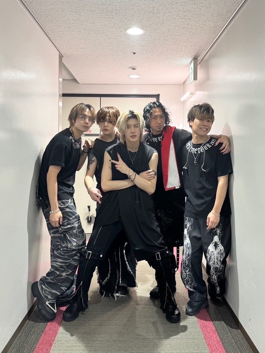 𝐁 (@vmvmvm95) / Posts / X