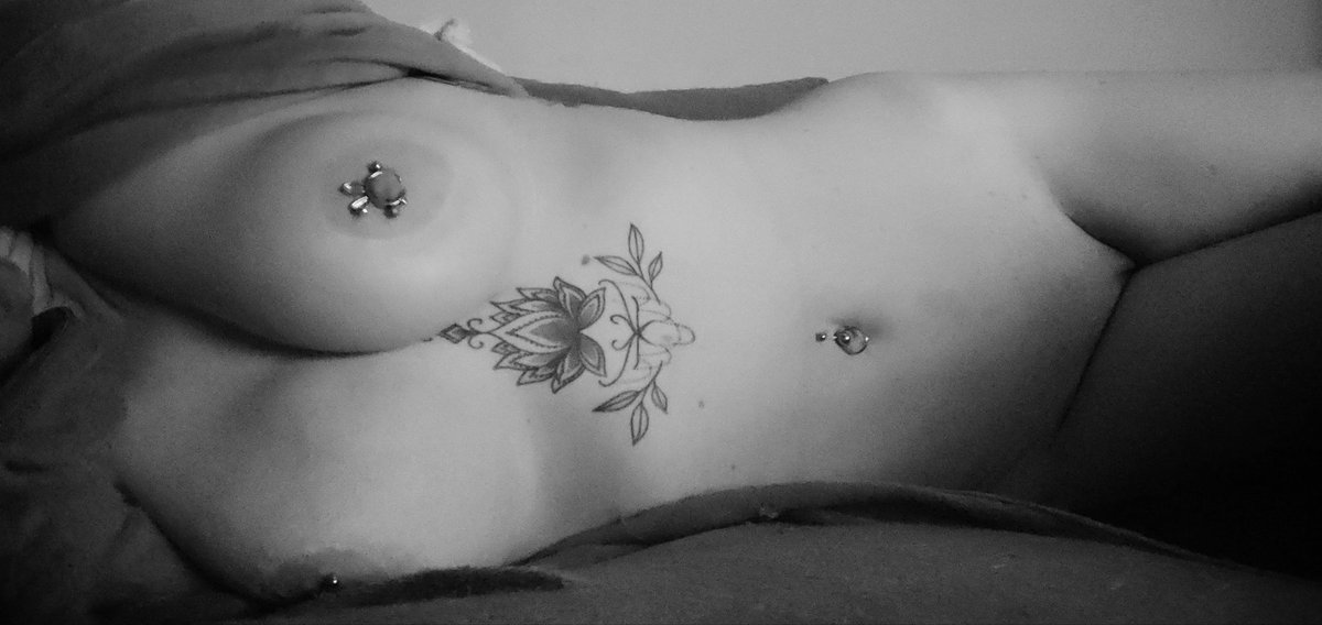 Littlefoxyy07's tweet photo. #SamediAuLit je me prélasse 🔥

@PartageDefiHot
@OrgasmicGroup
@nofacemodele
@AlexSalonX
@VirtuAss
@Body_Art_be_fr
@frenchieswild
@hotmodelsOMG https://t.co/U1m8DAQzMI