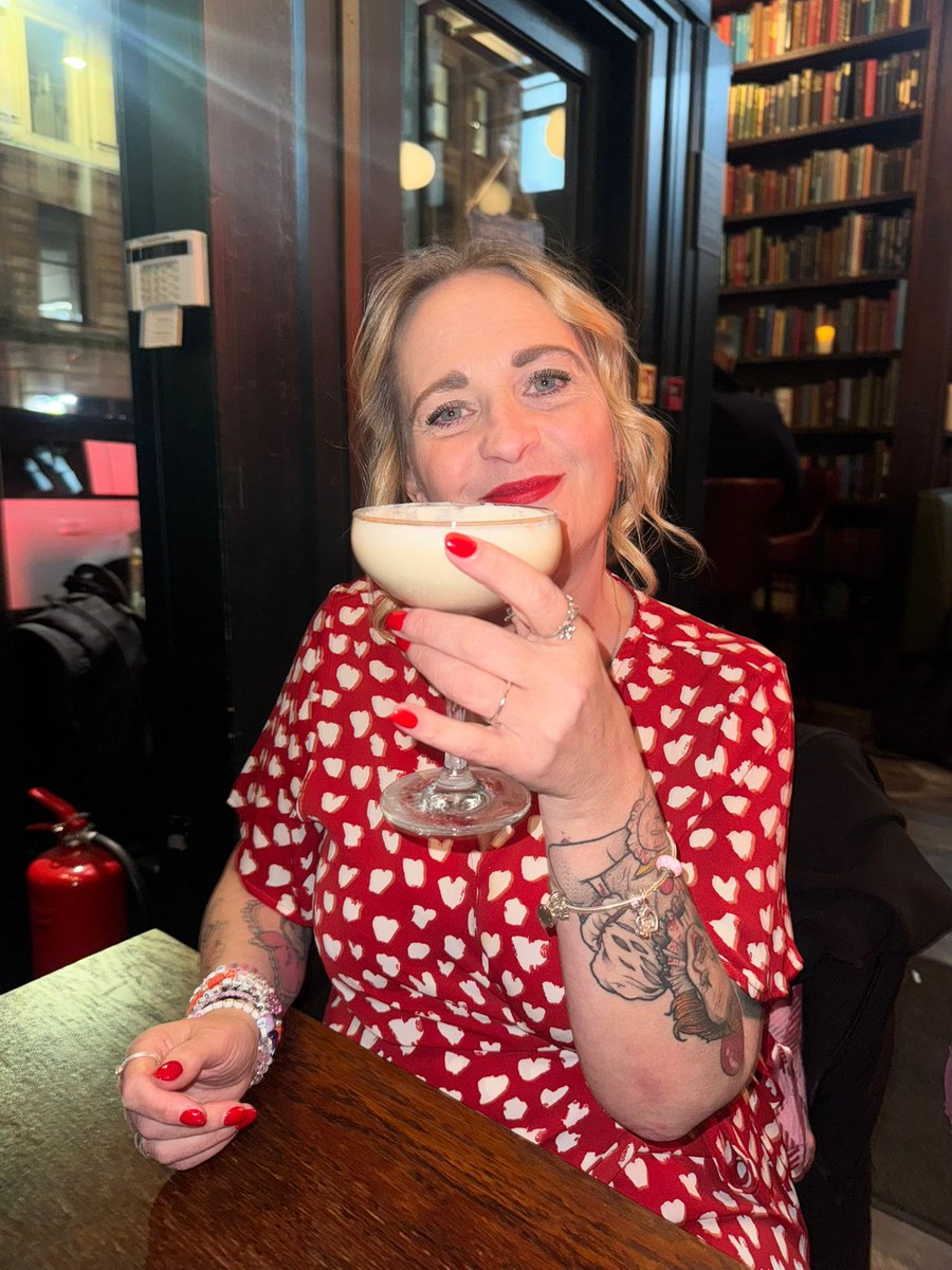 Laura 👛 tweet media