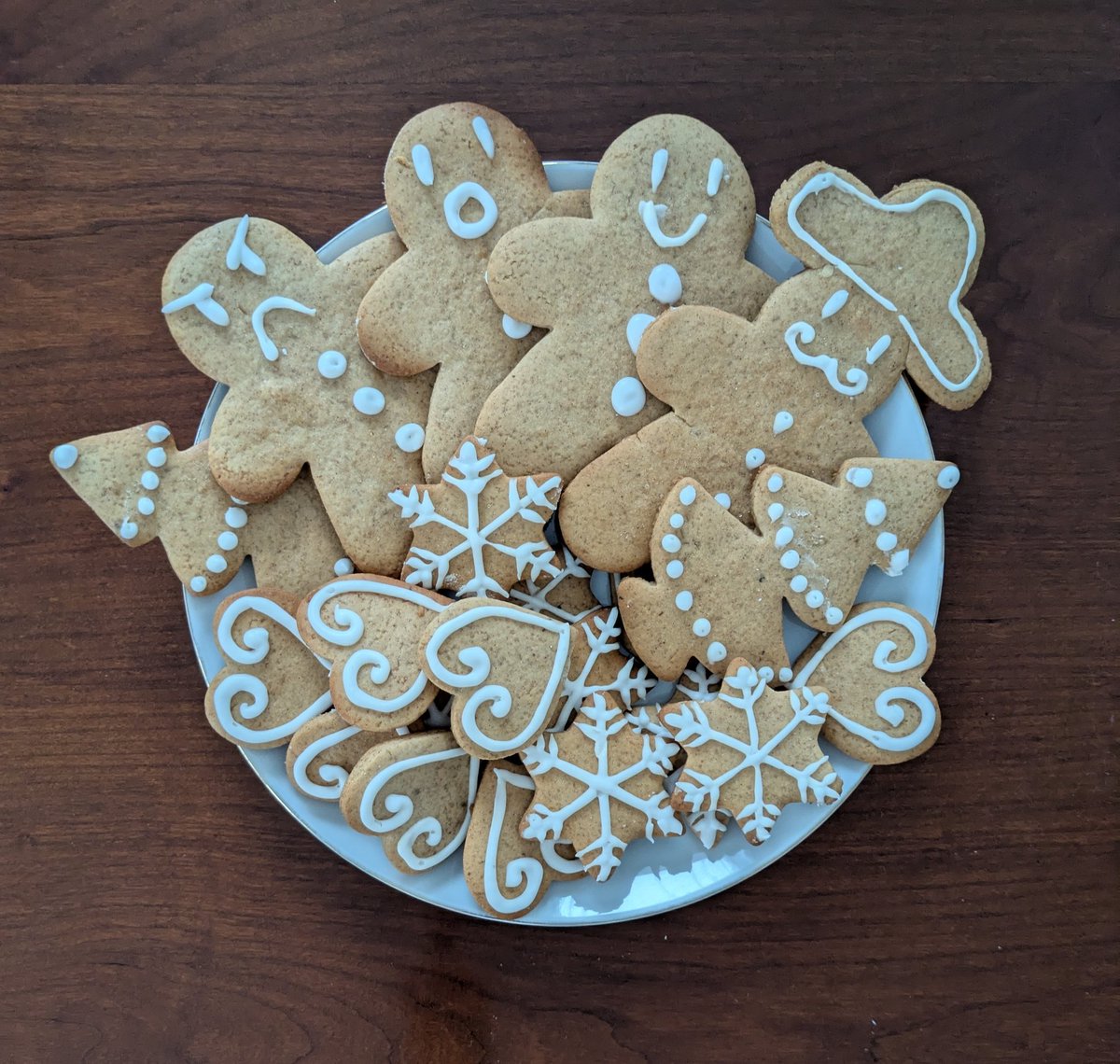 dsmtskkl's tweet image. Mes biscuits de Noël 🤍
Sauras-tu retrouver Diego Armando, dit le "Mexicain" de Noël (alors qu’il est probablement plutôt argentin 🙈) ?