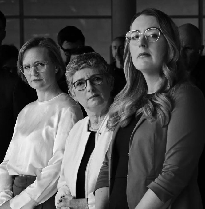 TripleCroissant's tweet photo. @_donalphonso ... völlig zurecht!
🎶 "Weil wir so schön sind, so schlau sind..." 🎶
👍 https://t.co/iCwHbXELkE