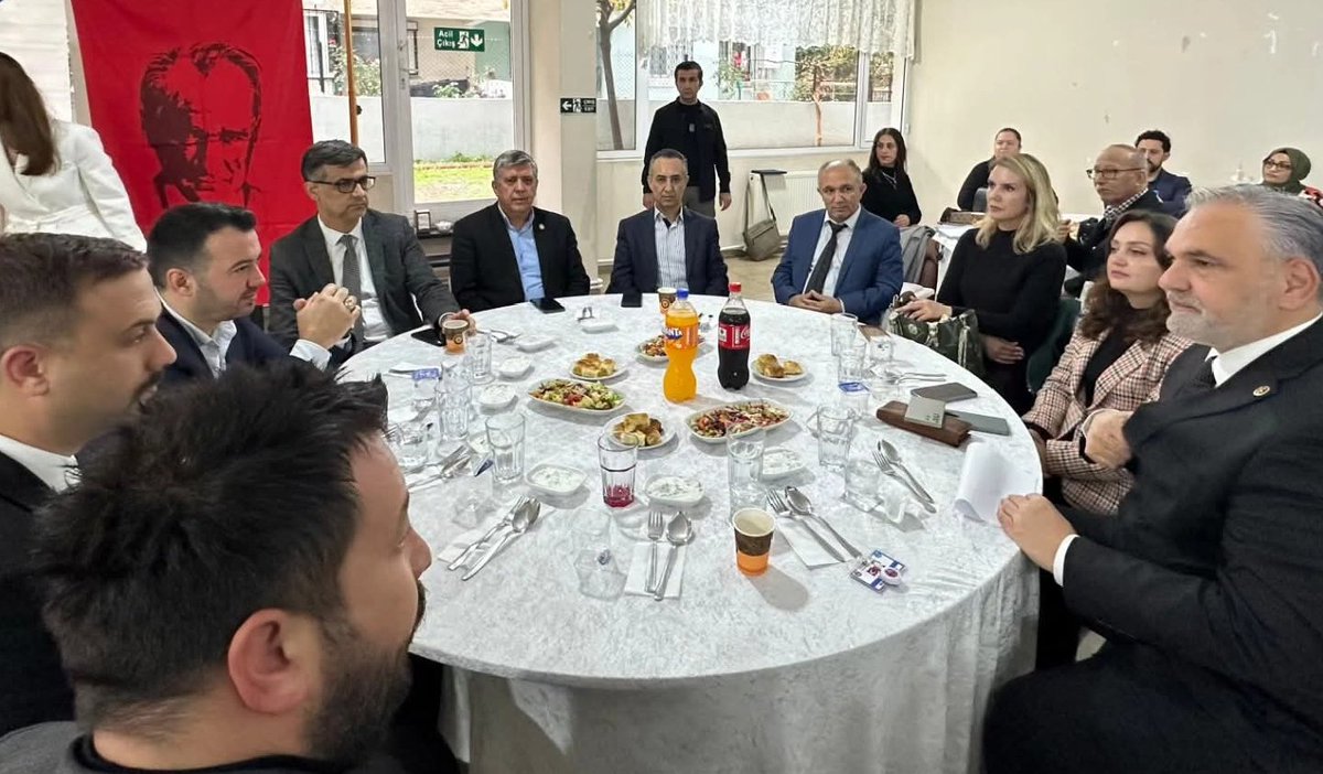 Türk Sağlık Sen İzmir 2  nolu Şubemiz 8.Olağan Genel Kurulunu gerçekleştirdi. Güven tazeleyen
Şenol Atıcı Başkanımız ve Yönetimine başarılar dileriz.