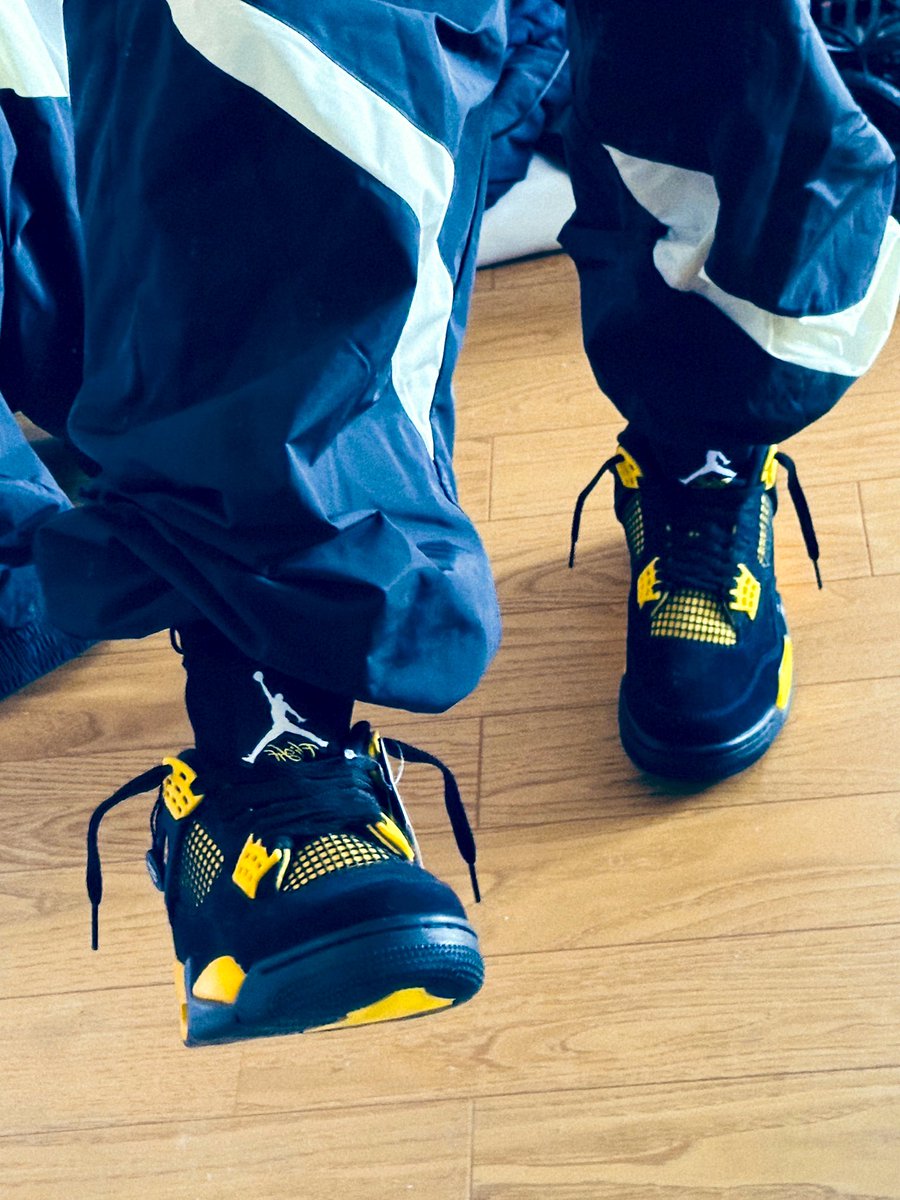 NoeNoeru05's tweet image. きちゃー🔥
エアジョーダン
レトロ4サンダー⚡️⚡️⚡️

#airjohdan  #retro4 #thunder #sneaker
