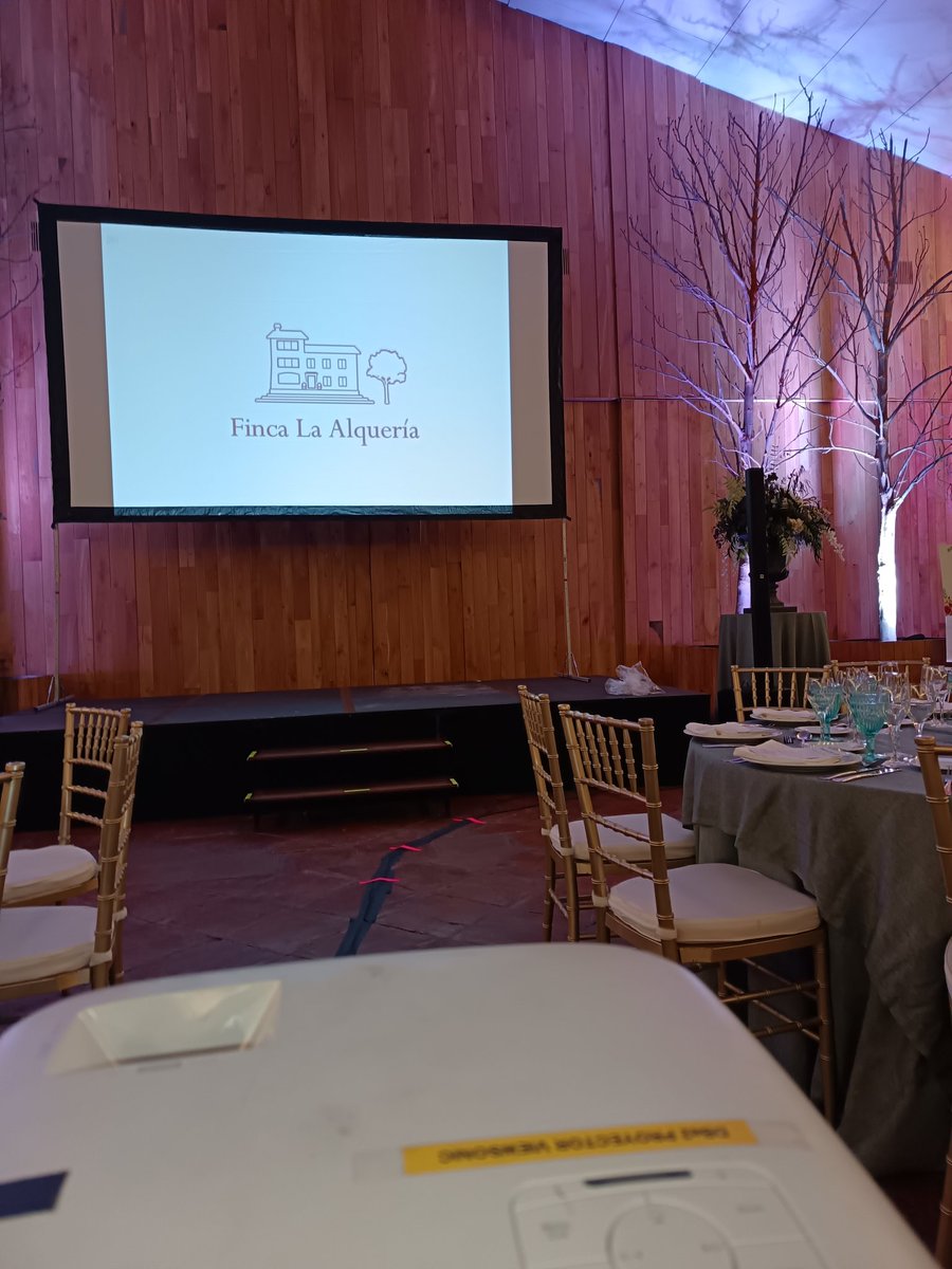 Dbe2Plataforma's tweet photo. El pasado 21 de noviembre realizamos por tercer año la cena de empresa de Grupo Cars en Finca La Alqueria en el que pusimos prueba nuestro sistema #hkpolar12mk2
#sonido
#iluminacion
#audiovisuales https://t.co/JiX8BjaO0f