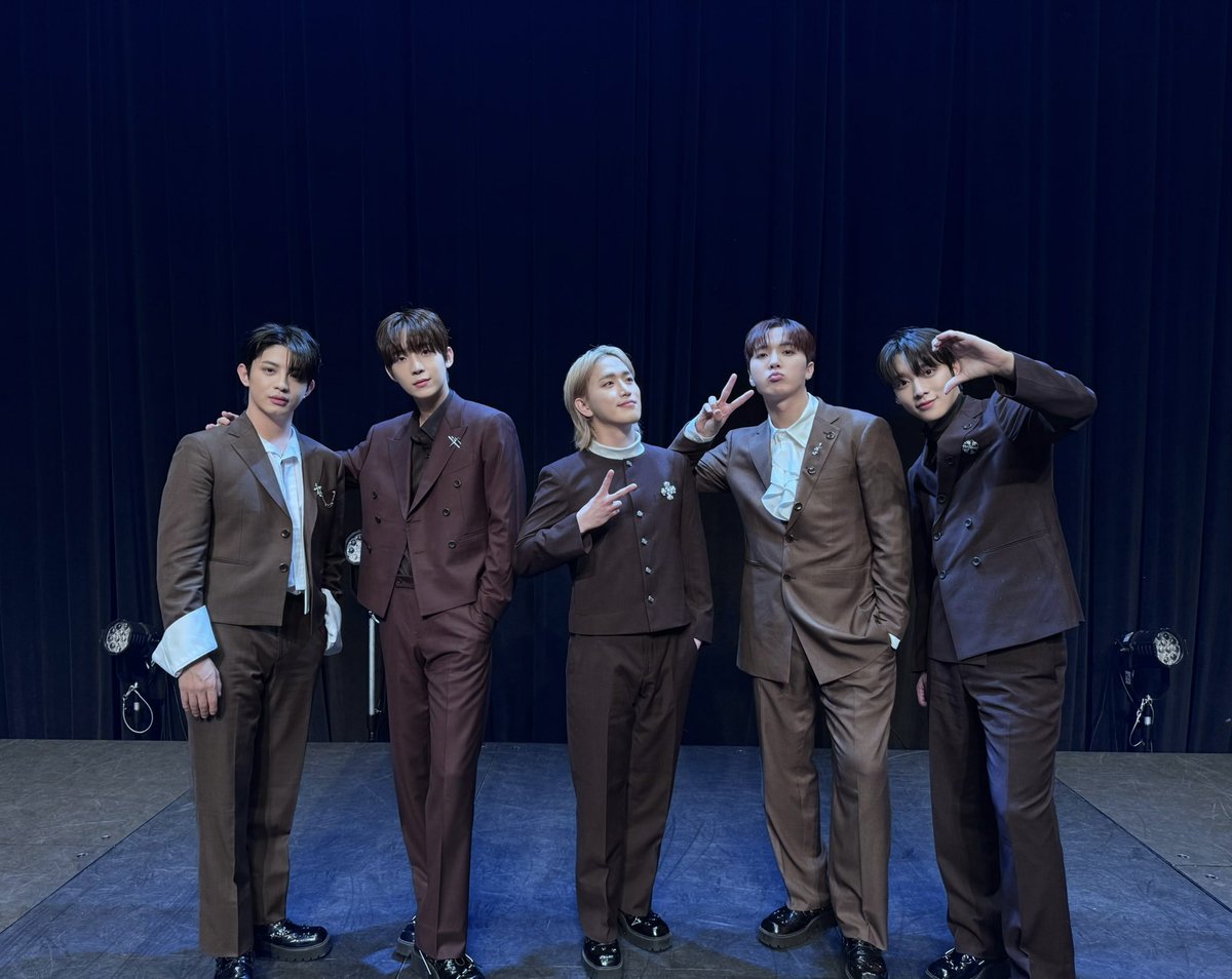 [📸]

EPTS Fanmeeting
🩵💙💛♥️🤍💜
EVERS Forever

#EPTS #EPICTRAVELS #에픽트레버스