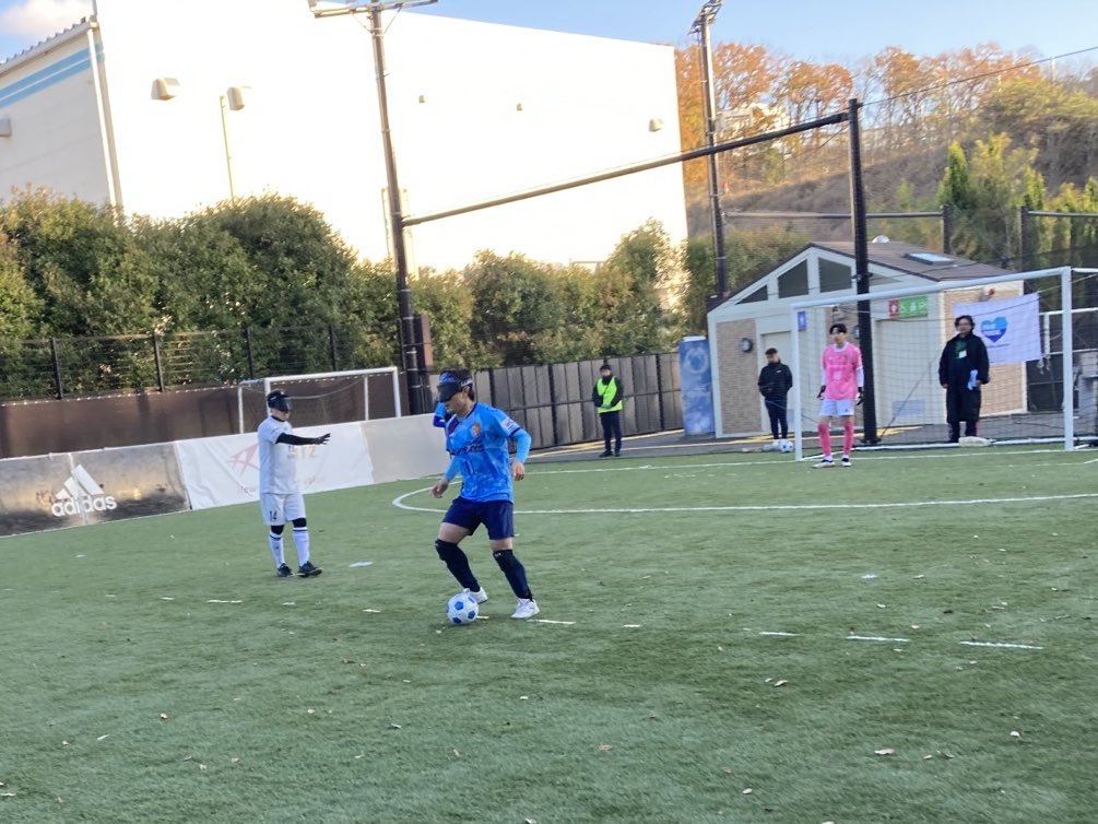 JBFA_b_soccer's tweet photo. 試合終了！​大阪ダイバンズ勝利！

✅第4試合​
決勝戦
ラッキーストライカーズ福岡 0-3 大阪ダイバンズ

得点者▼
大阪ダイバンズ
背番号23松村直哉(第2ピリオド2分)
背番号11高橋裕人(第2ピリオド11分、12分)
#ブラインドサッカー https://t.co/5ipbYiRvFI