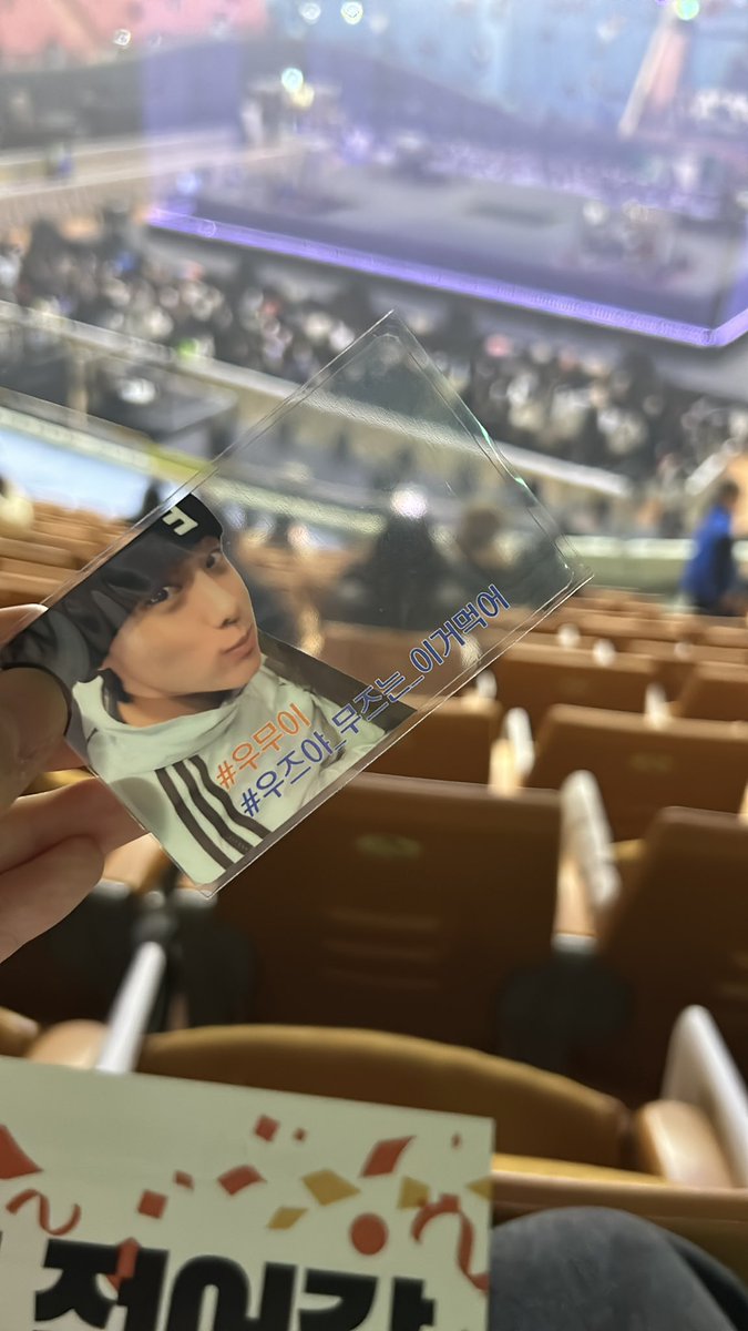 cqzpql's tweet photo. 소매넣기당했다 근데넘기분좋아서 친구랑 날뛰엇어요 https://t.co/BJqt4trzYK