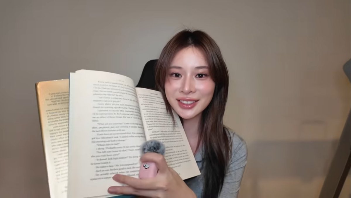 Raynuka_r's tweet image. ทริคการอ่านหนังสือภาษาอังกฤษของพี่เก้า
- เลือกแนวที่ชอบอ่าน
- เวลาอ่านไม่ต้องแปลทุกคำ ลอง skip ได้
- ใช้แอพพลิเคชั่นในการแปลภาษาพี่เก้าแนะนำ Cambridge english dictionary แปลอิ้ง เป็นอิ้ง และยกตัวอย่างคำที่มีความหมายเหมือนกัน
- Highlight คำศัพท์

พี่เก้าเอาหนังสือที่ชอบมาแชร์ มี…