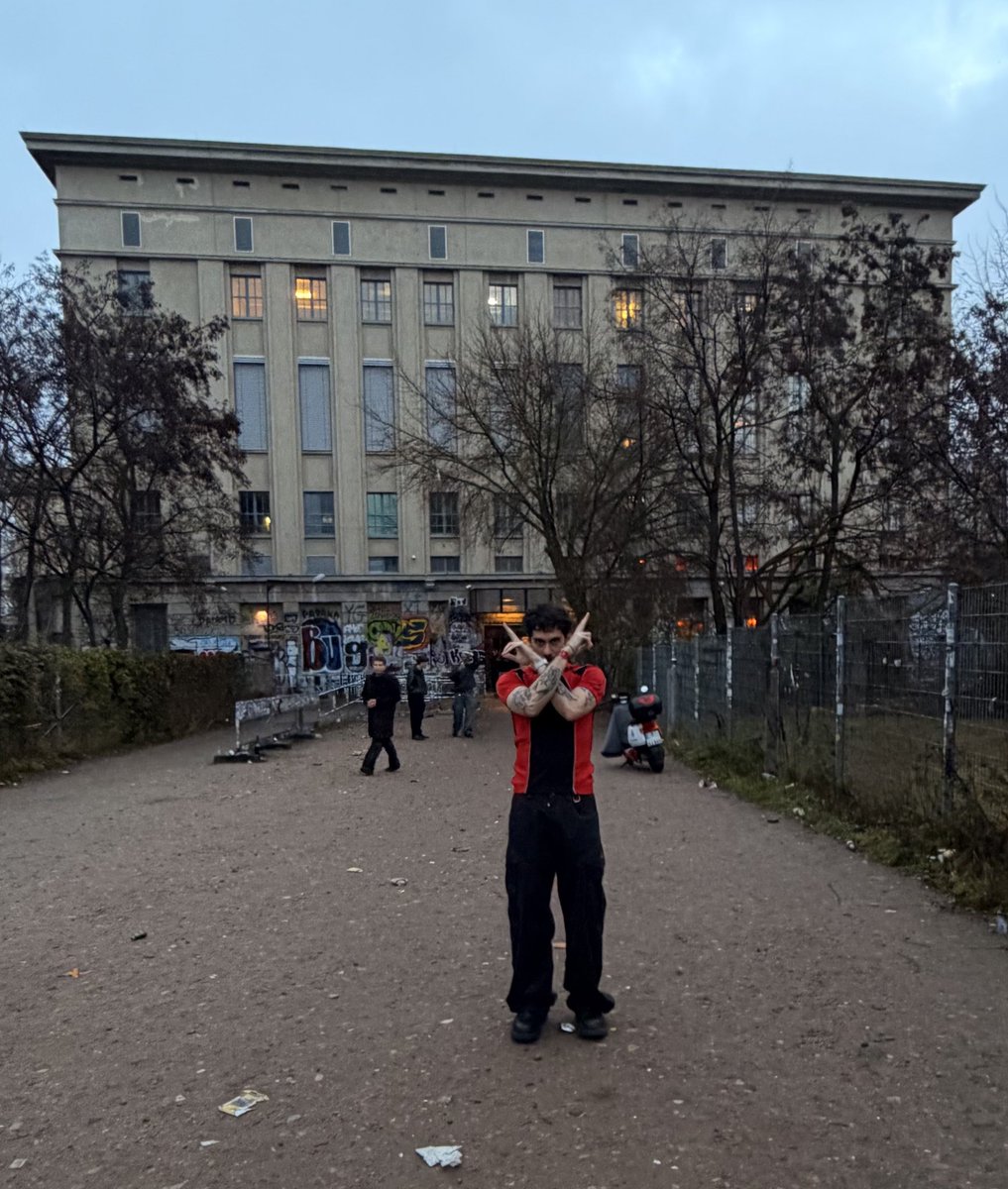 MochakkMusic's tweet image. Mandei um sarro na pista do Berghain hoje